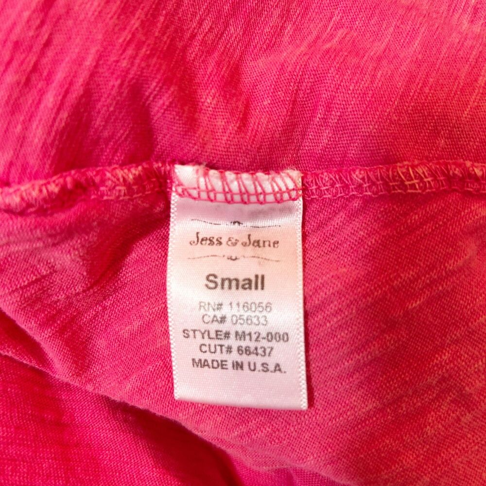 Jess & Jane Happy Days Raspberry Daisy Flower 100% Cotton NWT Top Size Small - Picture 6 of 11